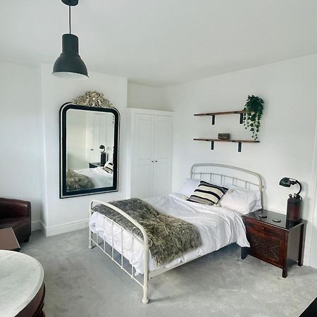 Newly Refurbished City Centre House With Parking Exeter Exterior photo