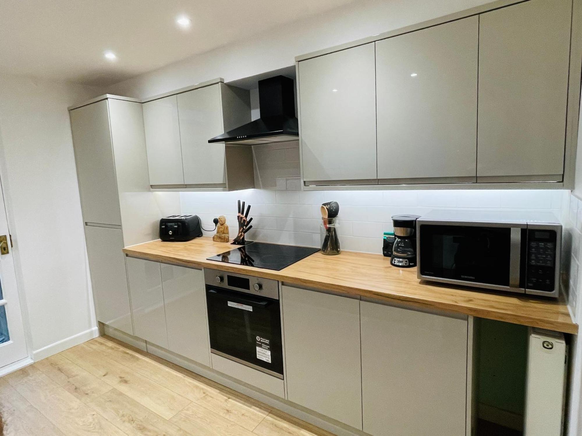 Newly Refurbished City Centre House With Parking Exeter Exterior photo