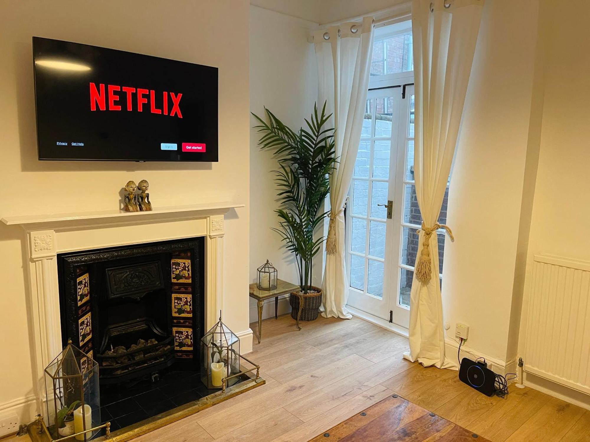 Newly Refurbished City Centre House With Parking Exeter Exterior photo
