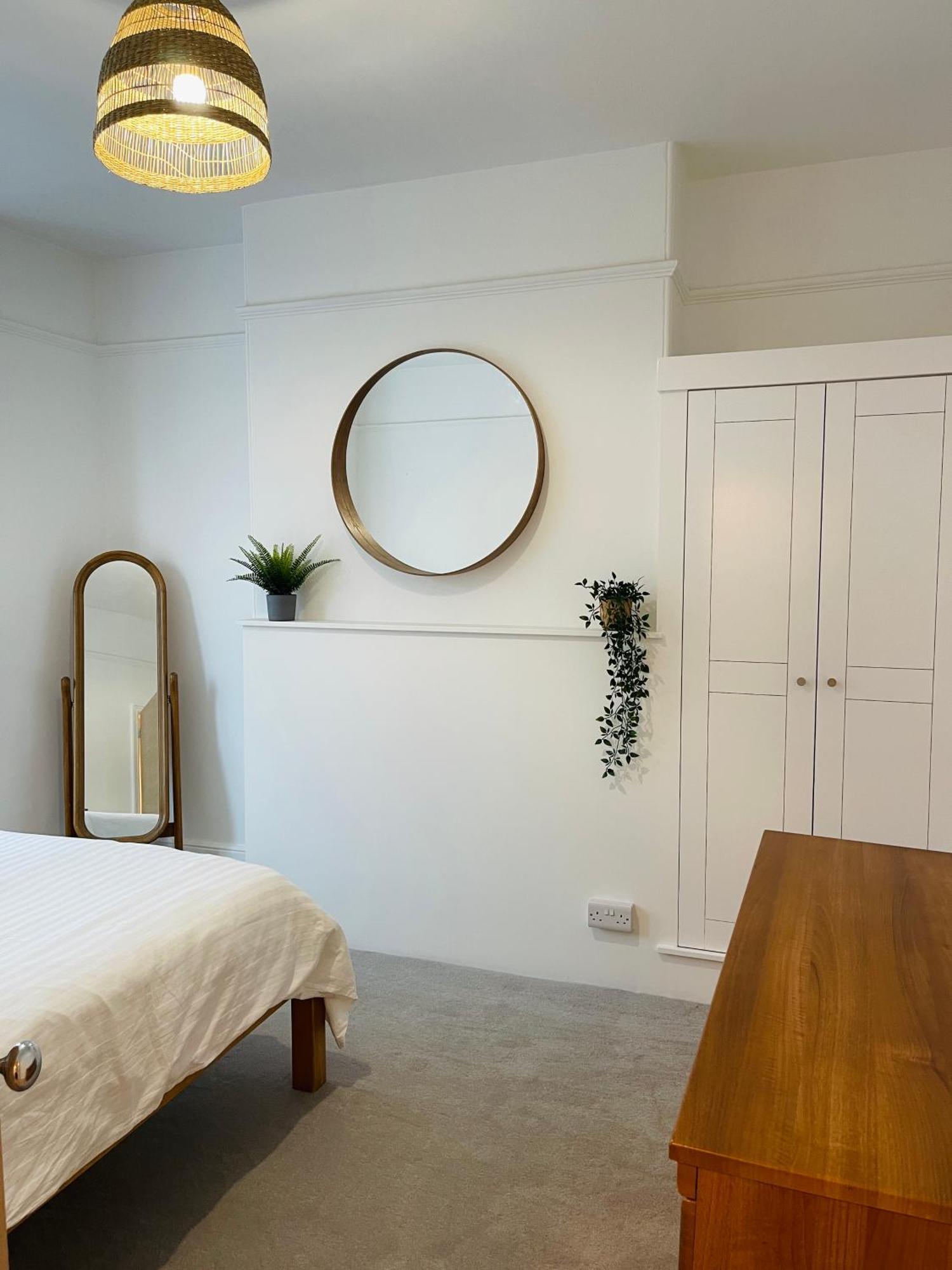 Newly Refurbished City Centre House With Parking Exeter Room photo